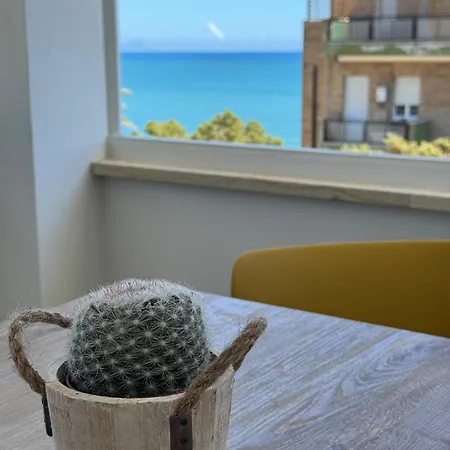 Rebecca Apartments - Francesca Central Sea View Anzio *