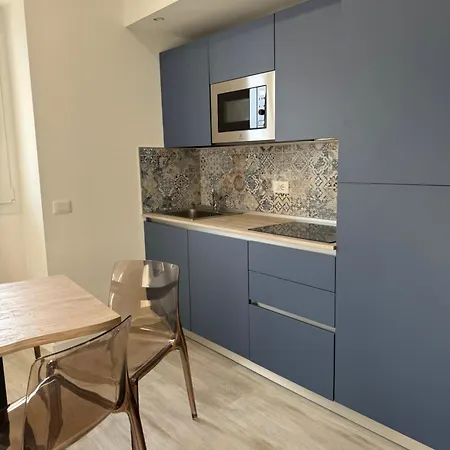 Rebecca Apartments - Francesca Central Sea View Anzio Apartment Anzio