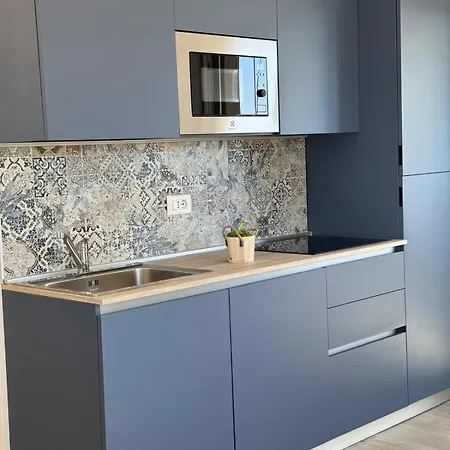Rebecca Apartments - Francesca Central Sea View Anzio *